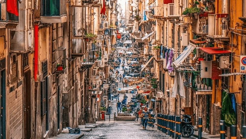 NAPOLI QUARTIERI SPAGNOLI.jpg